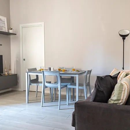 Διαμέρισμα Easylife - Accogliente Residenza A Due Passi Dal Duomo Μιλάνο